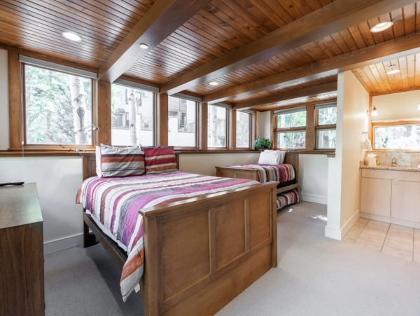 Three Bedroom Three Bathroom Vail Rental - Golden Peak